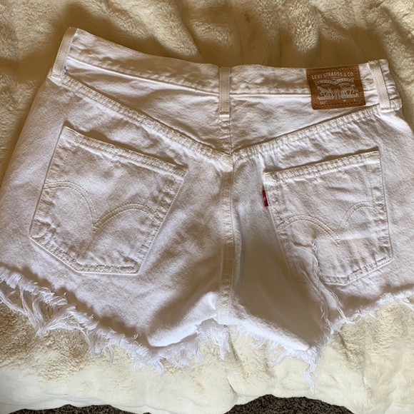 2 pairs Levi’s shorts size 29 white and blue - Picture 2 of 7